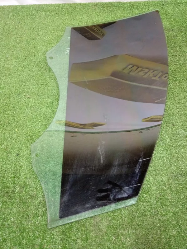 Стекло двери Audi Q7 2011 4L0845201 4L, переднее левое