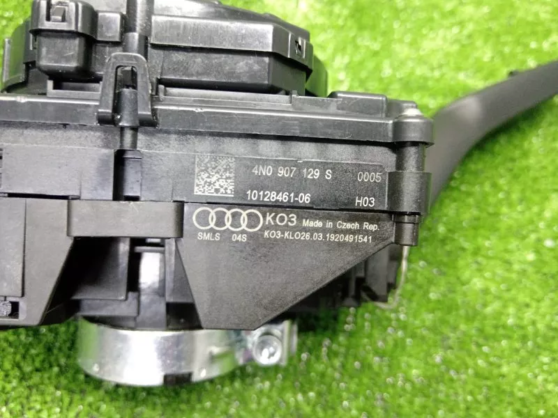 Переключатель подрулевой Audi A5 2019 4N0907129S 2 CYR