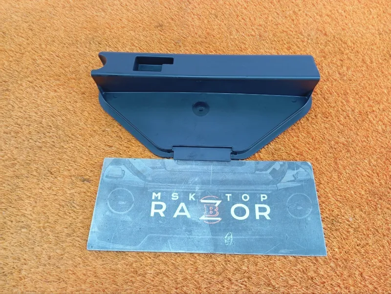 Обшивка крышки багажника