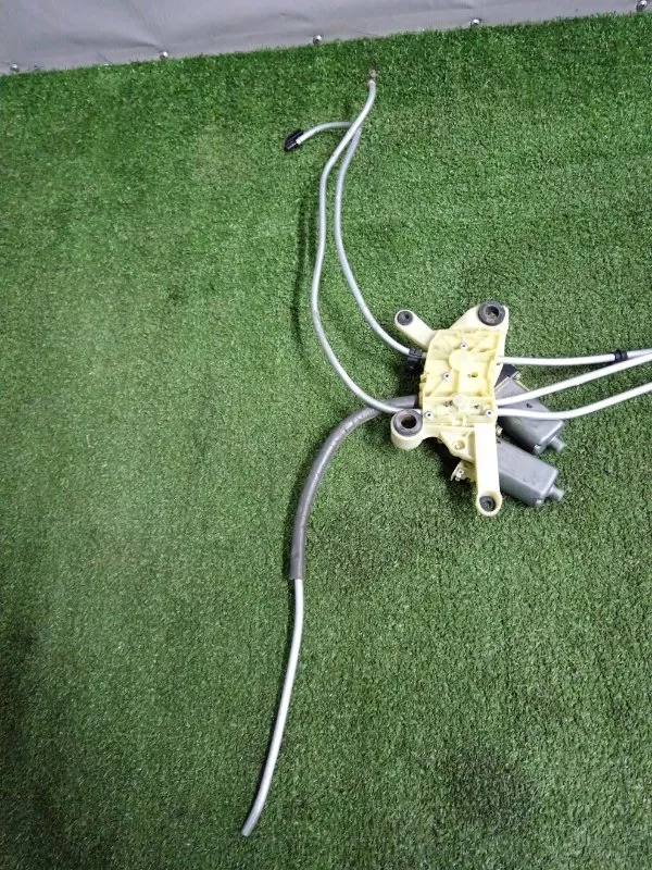 Моторчик шторки двери BMW 7-Series 2002 51168381523 E65/E66, задний правый