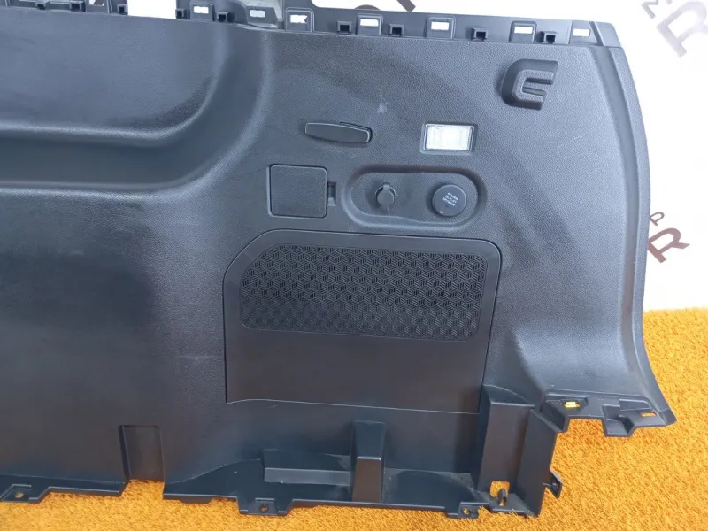 Обшивка багажника