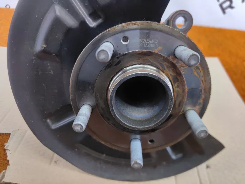 Кулак поворотный