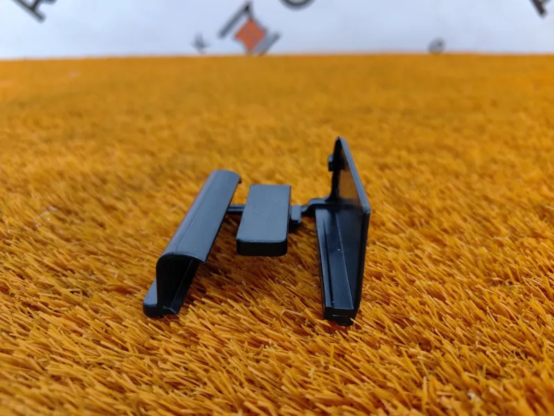 Заглушка полозьев сиденья