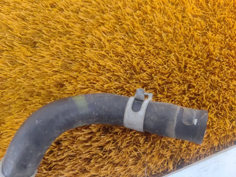 Патрубок отопителя