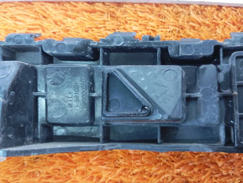 Крепление бампера