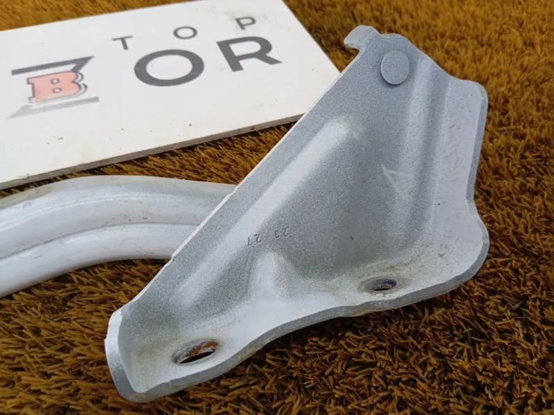 Петля капота