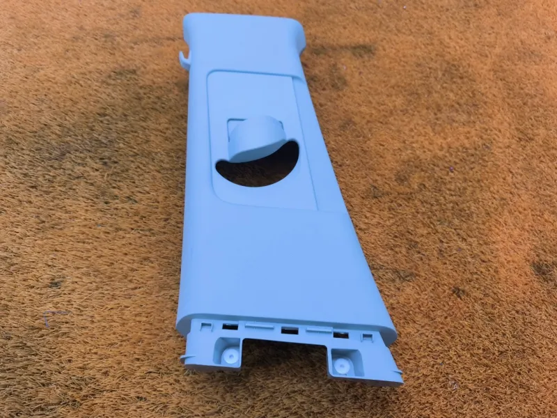 Обшивка центральной стойки