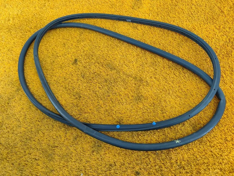 Уплотнитель двери