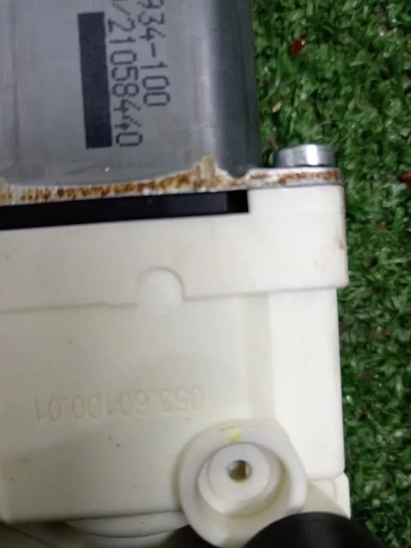 Стеклоподъемник Audi A4 2008 8K0959802 B8, передний правый