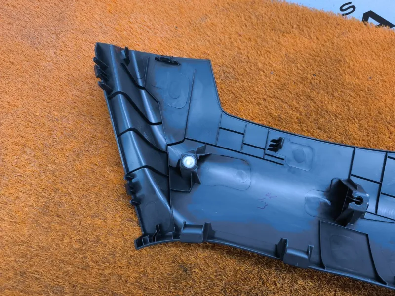 Накладка на стойку кузова