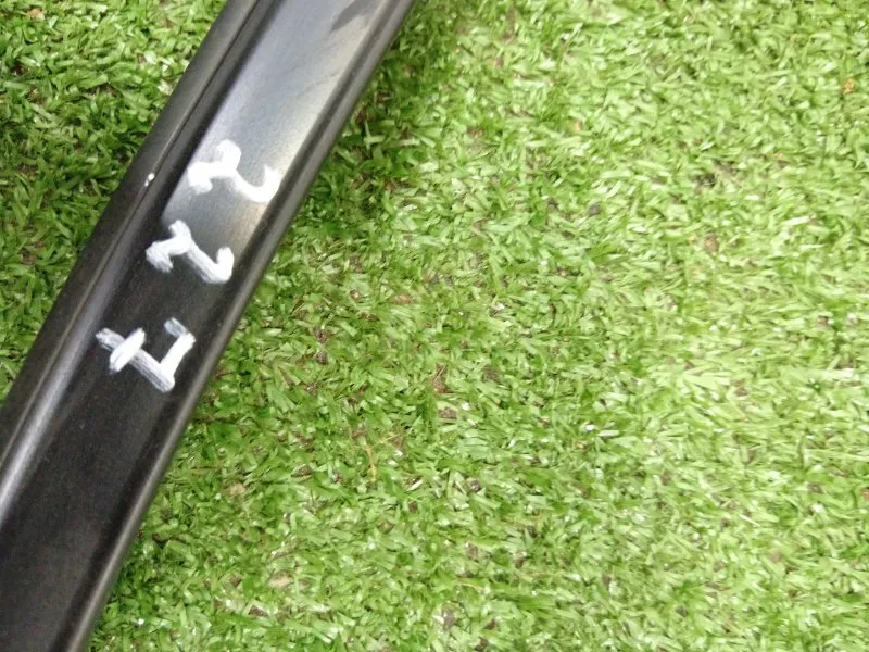 Уплотнитель стекла двери