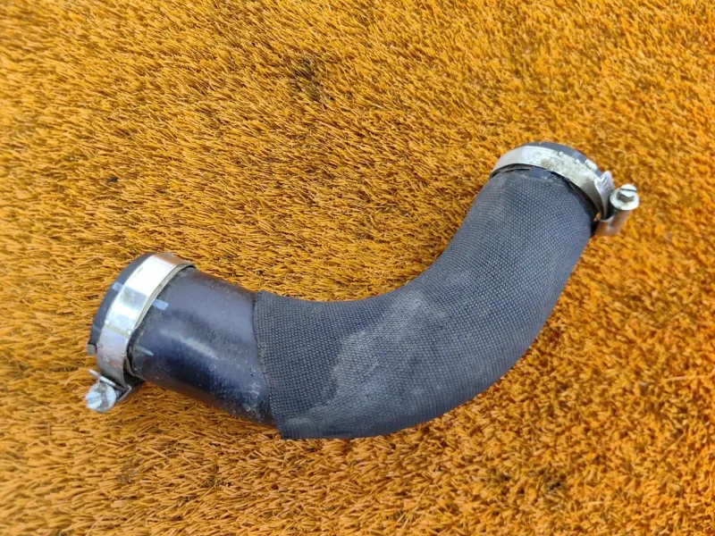 Патрубок интеркулера