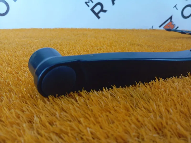 Поводок стеклоочистителя лобового стекла