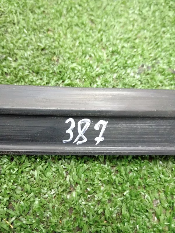 Уплотнитель стекла двери