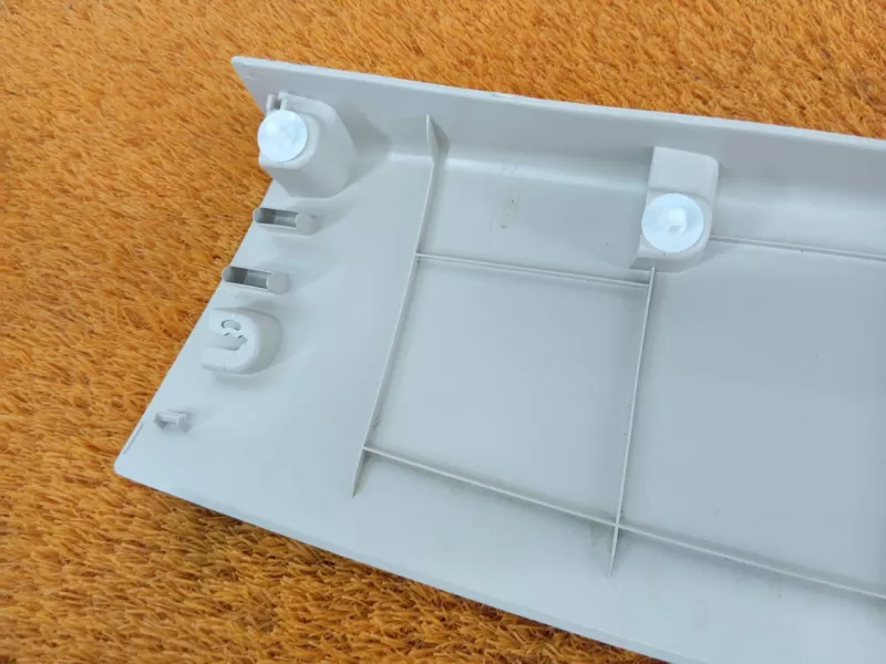 Обшивка двери багажника