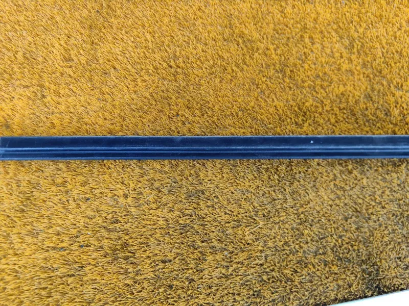 Уплотнитель стекла двери