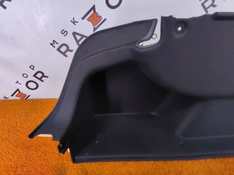 Обшивка багажника