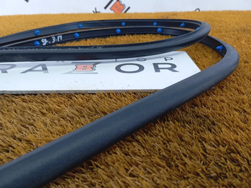 Уплотнитель двери