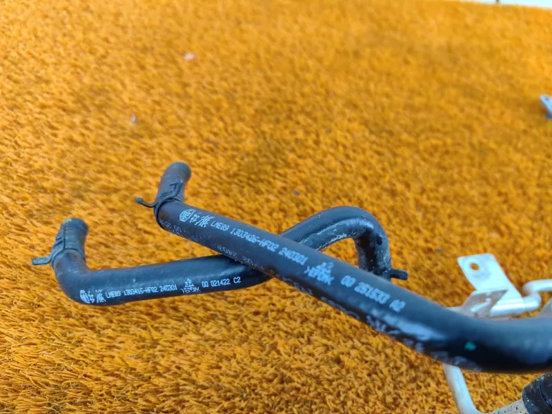 Трубка охлаждающей жидкости