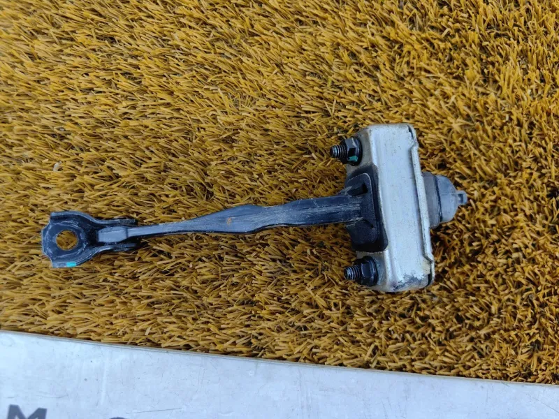 Ограничитель двери