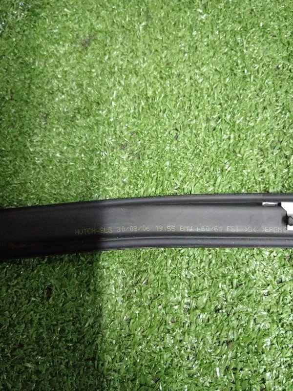 Уплотнитель стекла двери