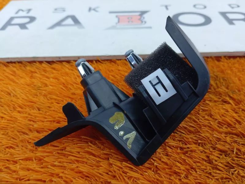 Накладка крепления зеркала