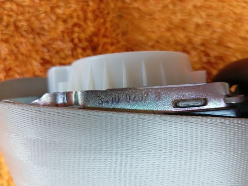 Ремень безопасности