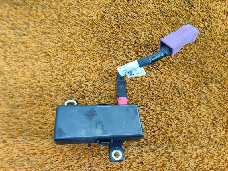 Клемма аккумулятора