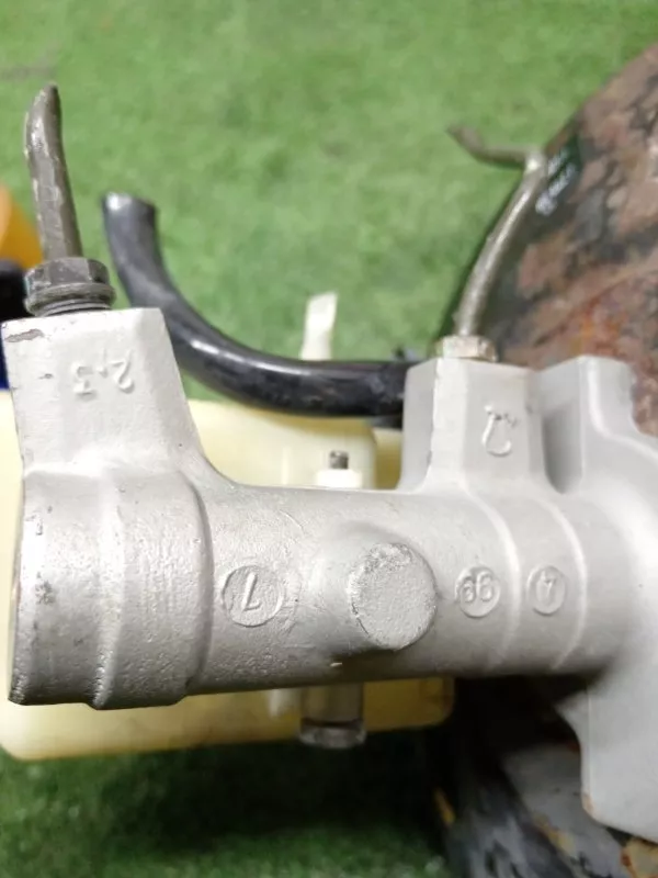 Главный тормозной цилиндр