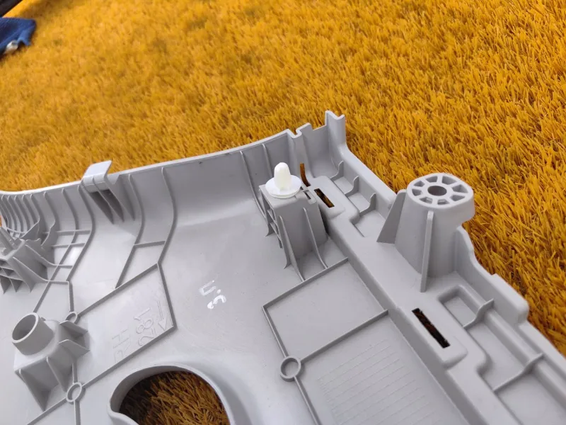 Накладка на стойку кузова