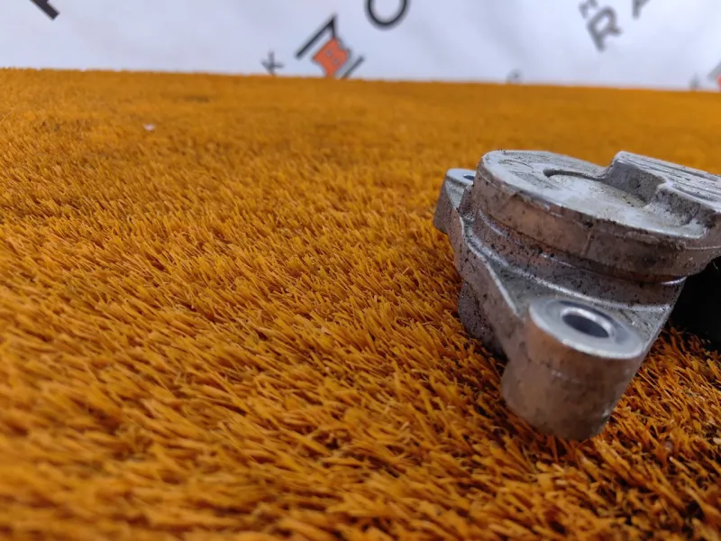 Ролик натяжной навесного оборудования