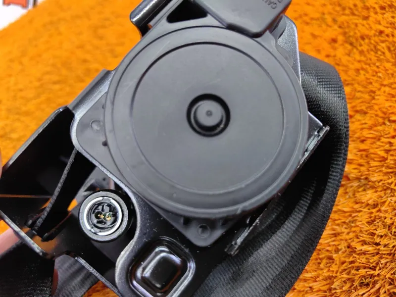 Ремень безопасности