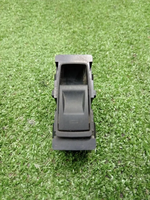 Кнопка стеклоподъемника