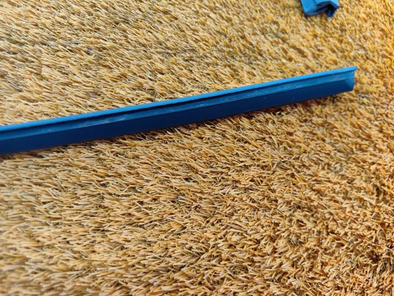 Уплотнитель стекла двери