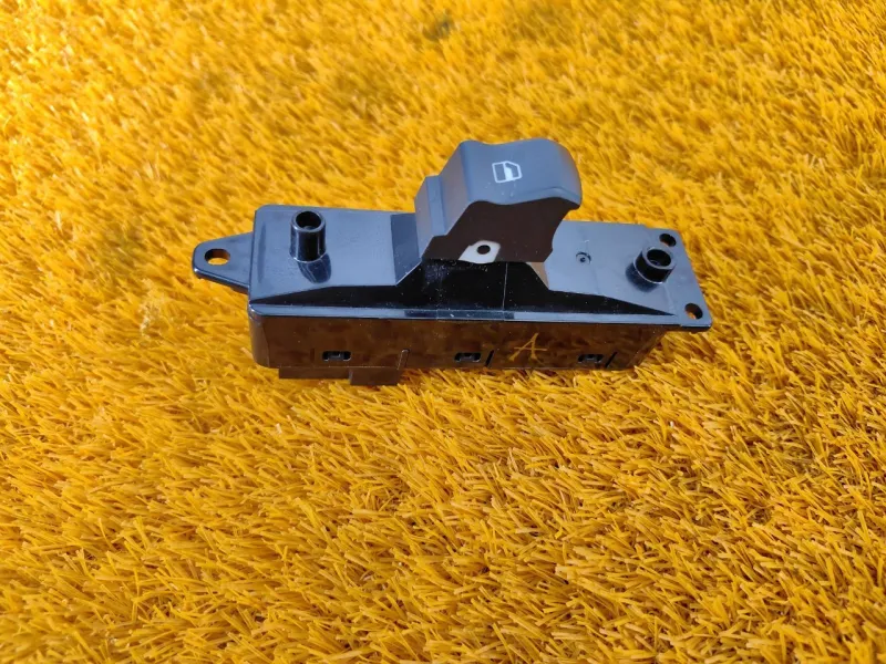 Кнопка стеклоподъемника