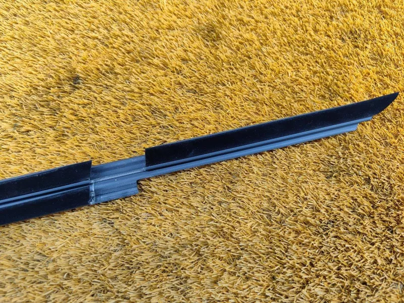 Уплотнитель стекла двери