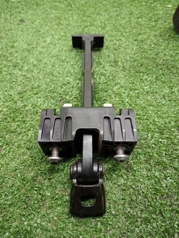 Ограничитель двери