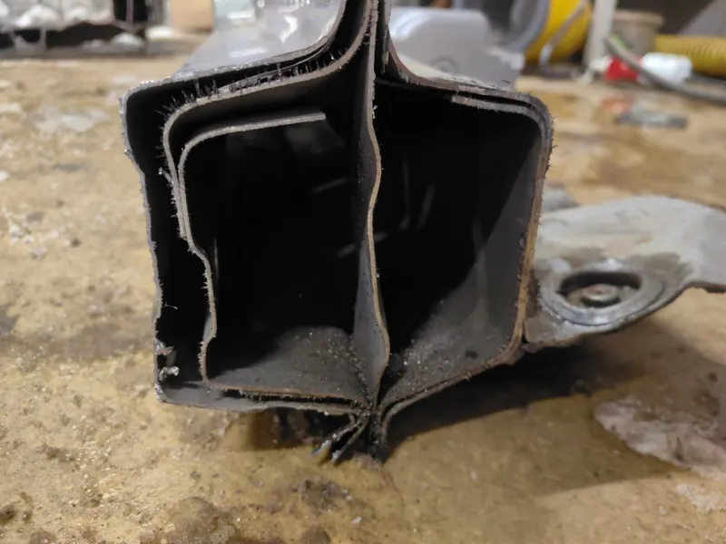 Порог с центральной стойкой Chery Tiggo 4 PRO 2023 502000843AAADYJ SQRE4G15C, правый