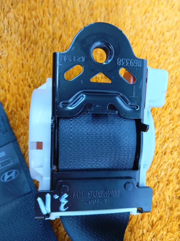 Ремень безопасности