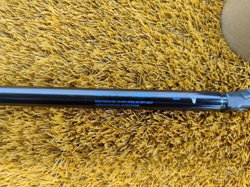 Амортизатор крышки багажника