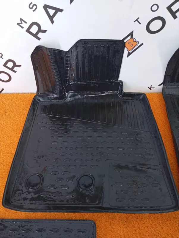 Коврик салона