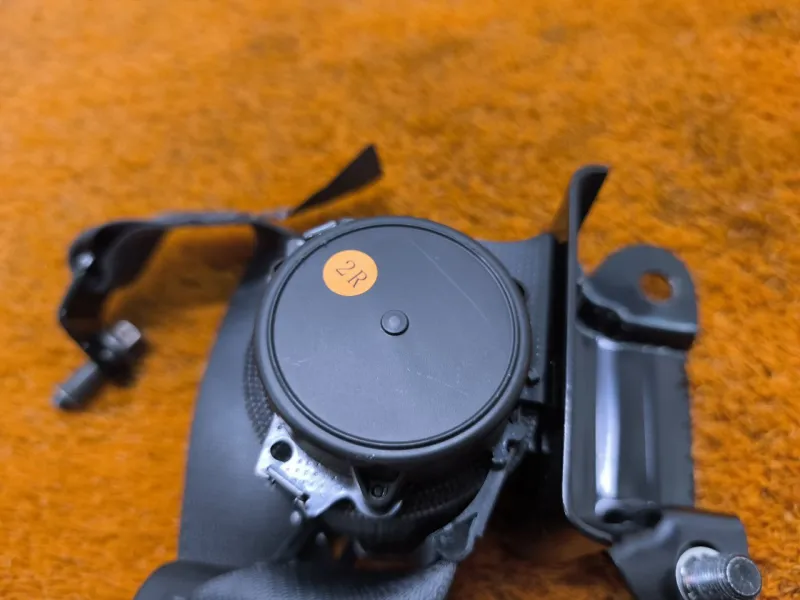 Ремень безопасности