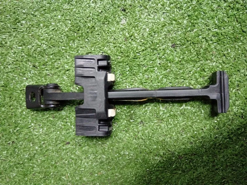 Ограничитель двери