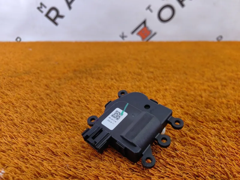 Сервопривод заслонок печки