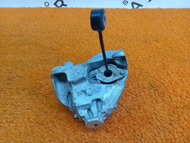 Кронштейн двигателя