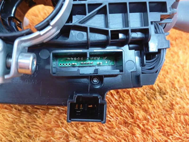 Подрулевой переключатель