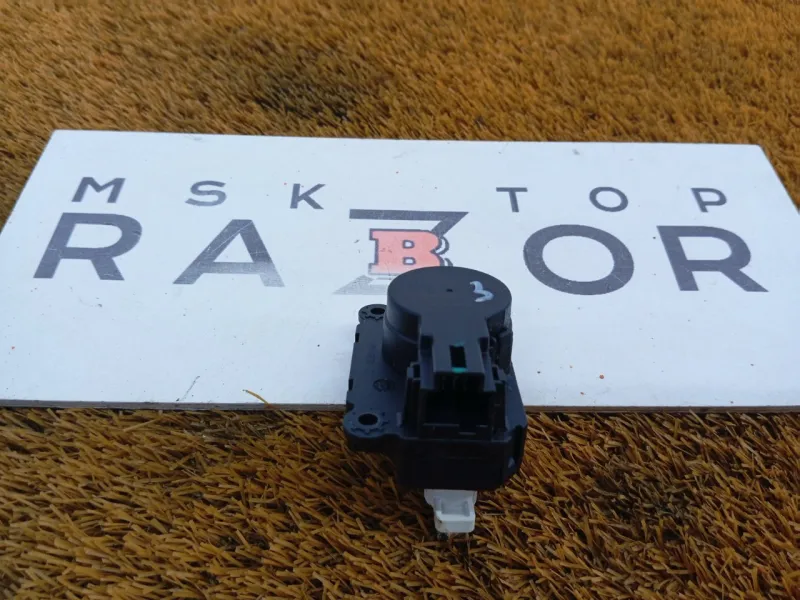 Моторчик заслонки печки