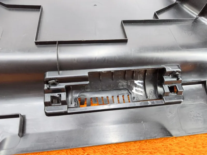 Обшивка центральной стойки