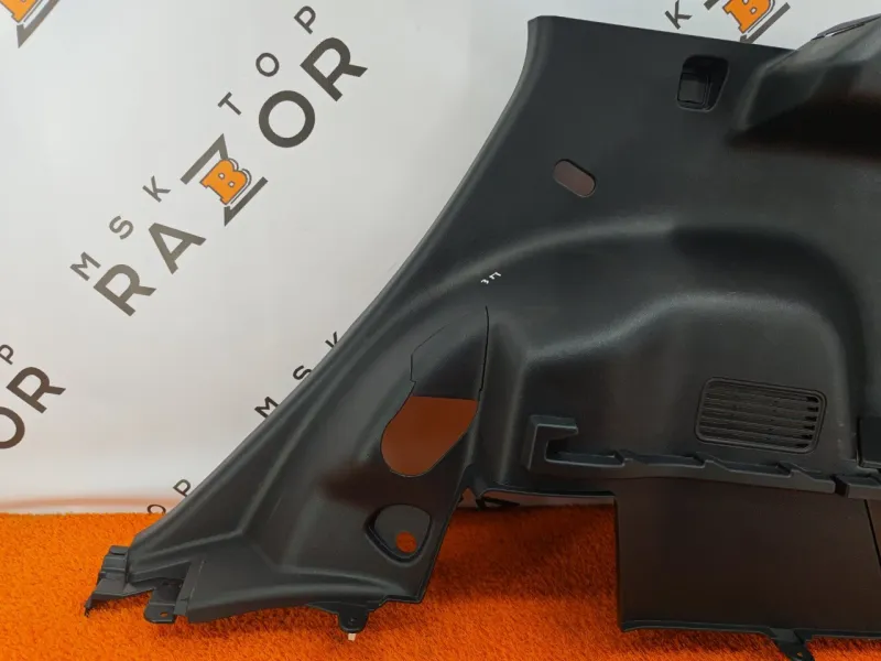 Обшивка багажника