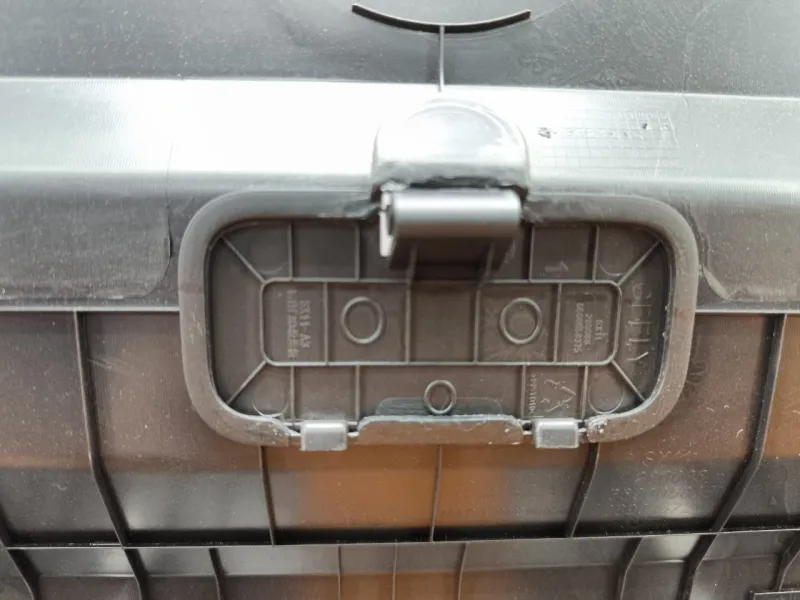 Обшивка двери багажника